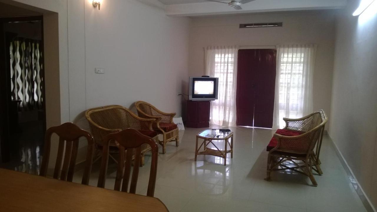 Indeevaram Apartments Kovalam Esterno foto