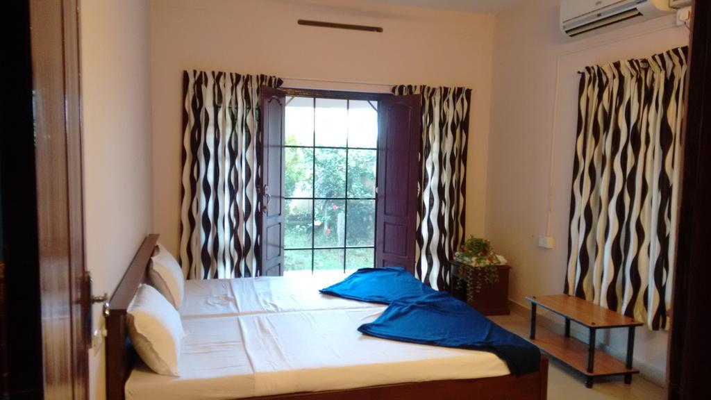 Indeevaram Apartments Kovalam Esterno foto