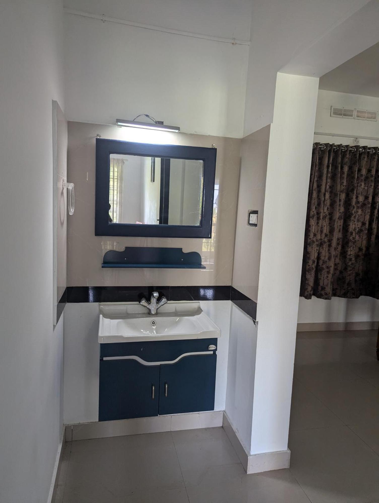 Indeevaram Apartments Kovalam Esterno foto