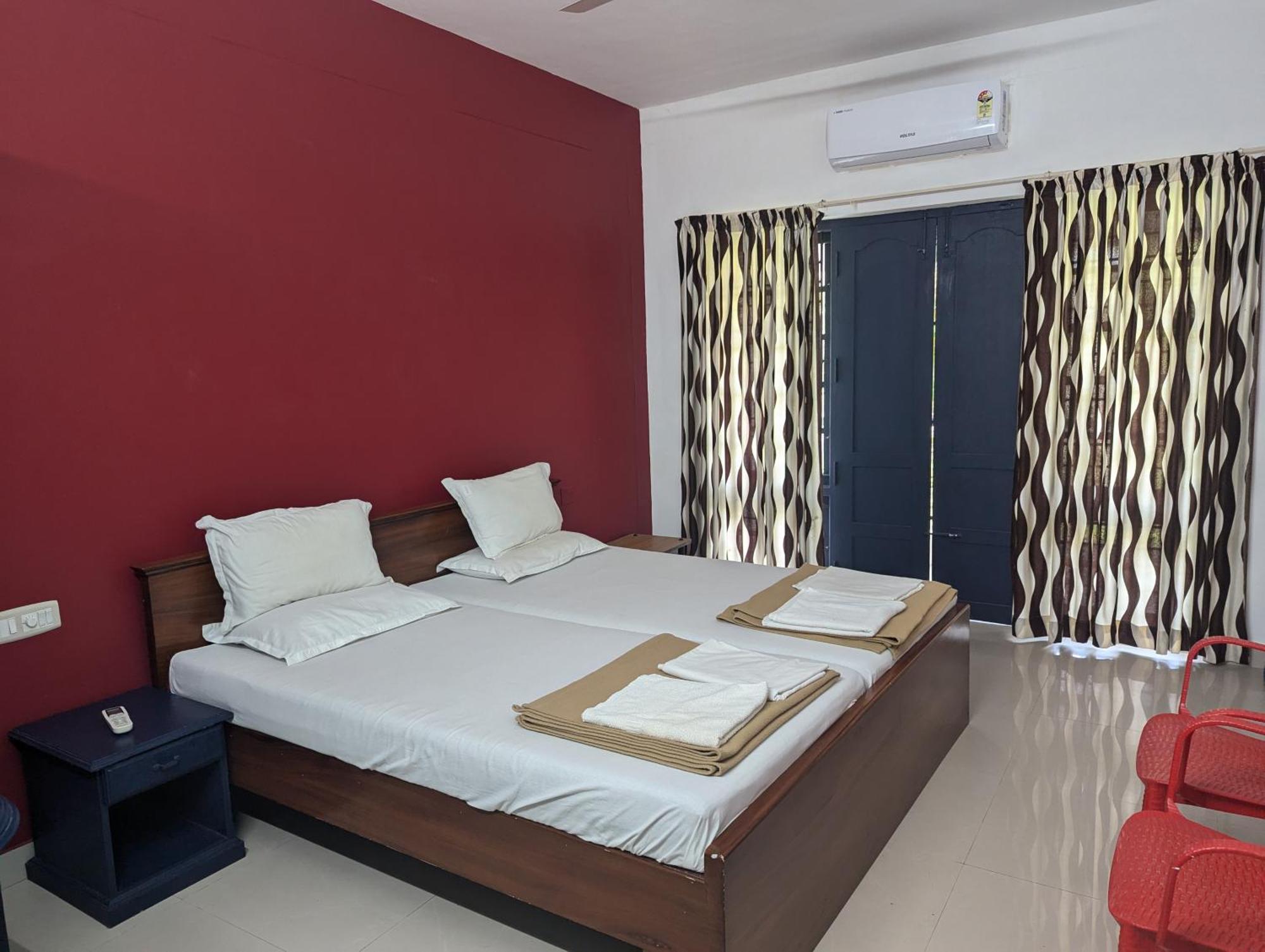 Indeevaram Apartments Kovalam Esterno foto